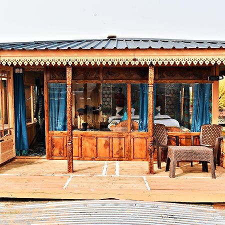 Hotel Heritage Amina Group Of Houseboats Srīnagar Exteriér fotografie