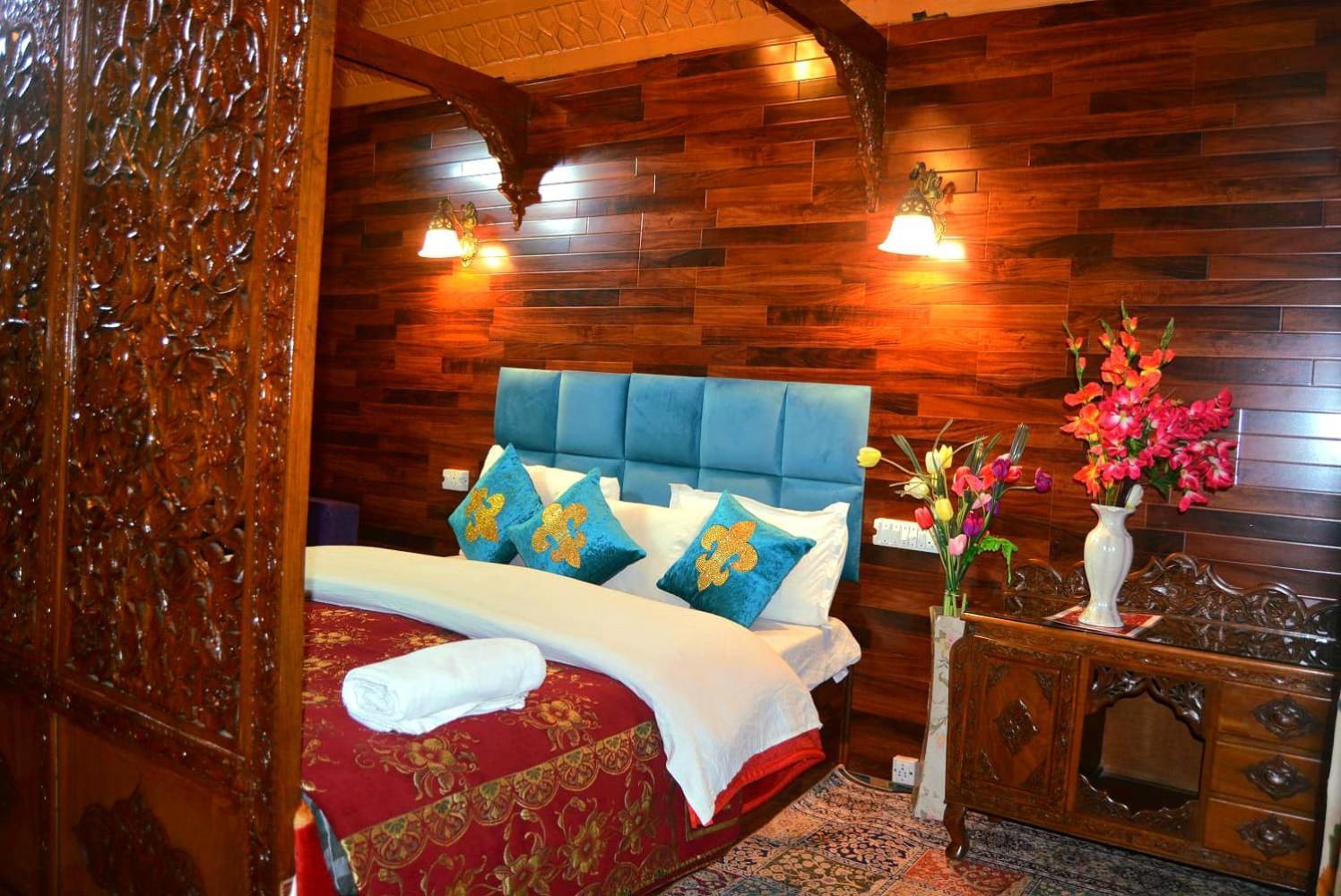 Hotel Heritage Amina Group Of Houseboats Srīnagar Exteriér fotografie