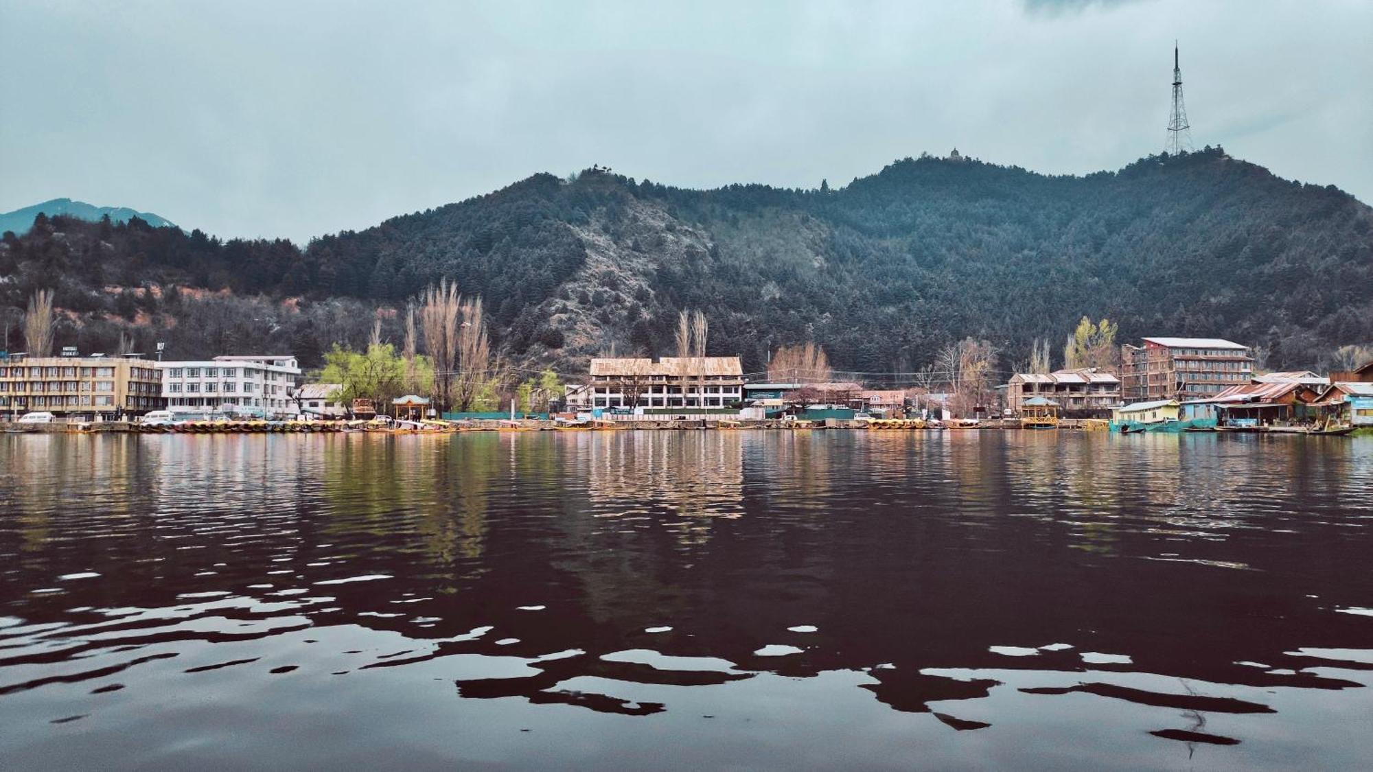 Hotel Heritage Amina Group Of Houseboats Srīnagar Exteriér fotografie