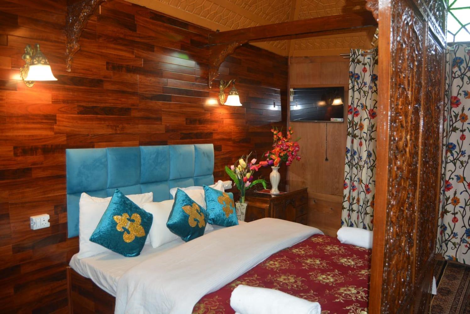 Hotel Heritage Amina Group Of Houseboats Srīnagar Exteriér fotografie