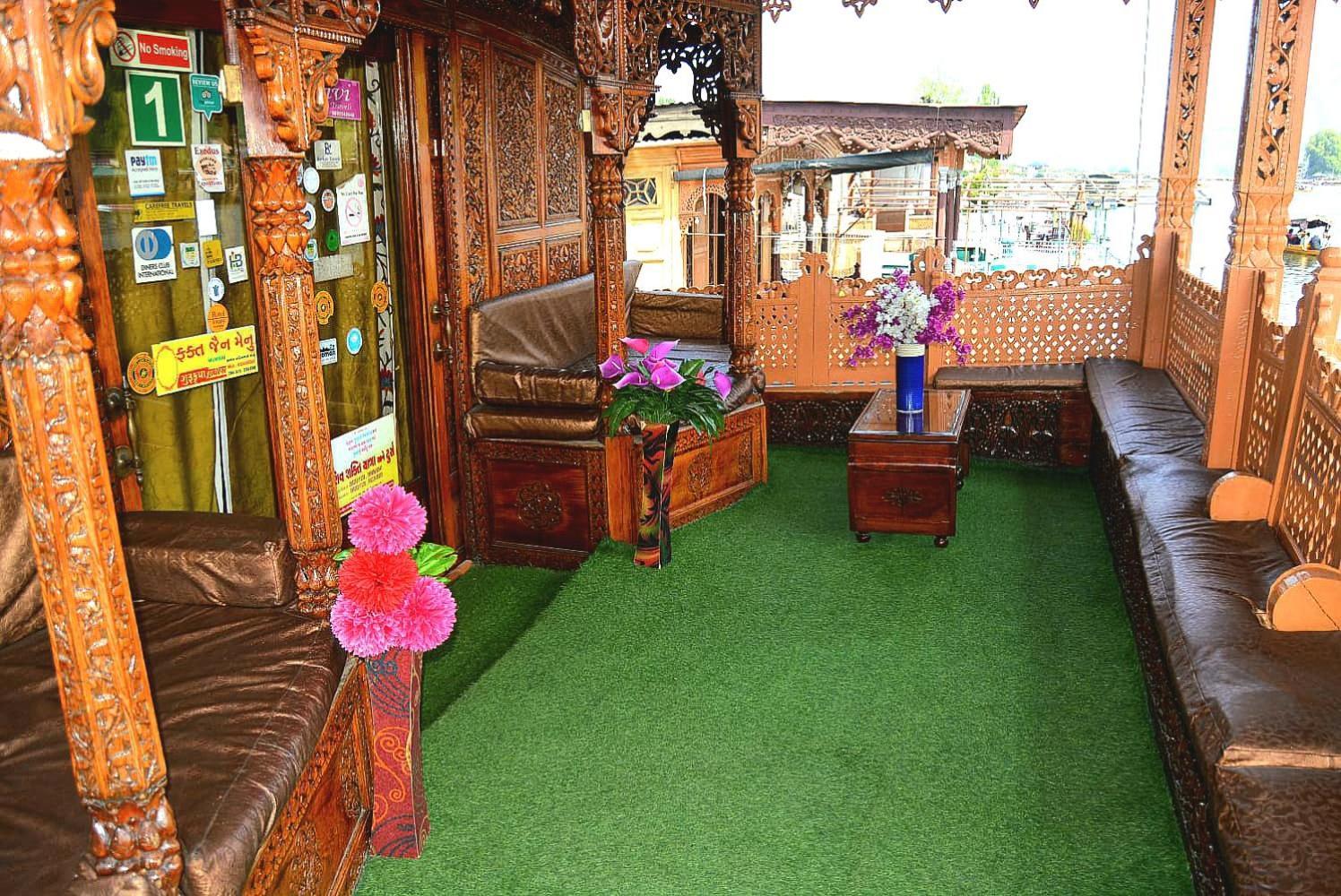 Hotel Heritage Amina Group Of Houseboats Srīnagar Exteriér fotografie