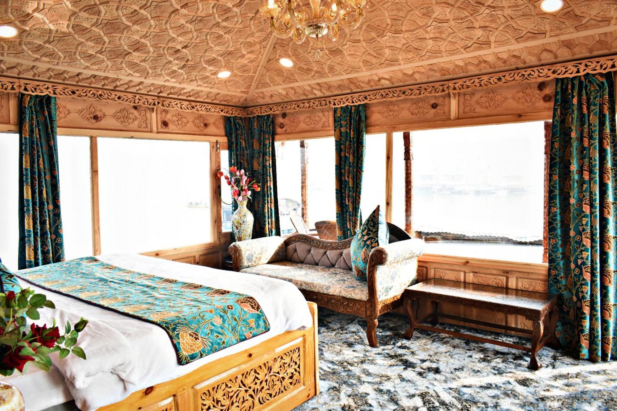 Hotel Heritage Amina Group Of Houseboats Srīnagar Exteriér fotografie